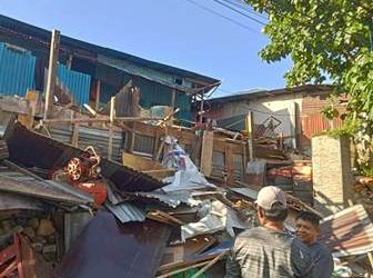 Tak Ada IMB, Pemkot Tertibkan Satu Bangunan Liar di Jalan Sudirman