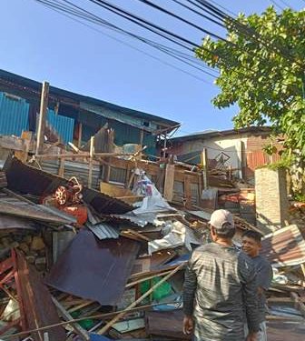 Tak Ada IMB, Pemkot Tertibkan Satu Bangunan Liar di Jalan Sudirman