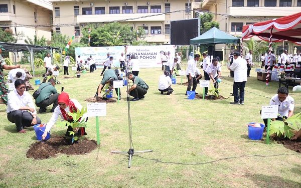 Gerakan Tanam 1000 Pohon Bersama Ibu Negara