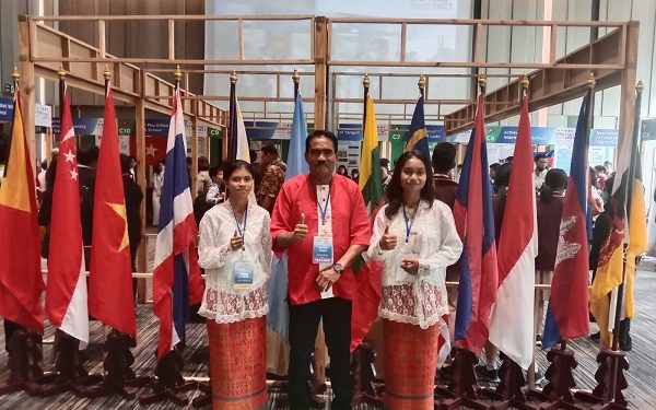 2 Siswi SMAK Passo Ikut Ajang Internasional di Bangkok