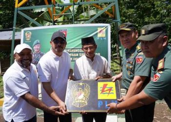 PLN-TNI AD XVI/Pattimura Sediakan Air Bersih di Desa Kaitetu