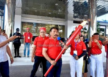 Lepas Peserta Lari Obor Pattimura, Pj Wali Kota Kupang: Lanjutkan Semangat Bangun NKRI