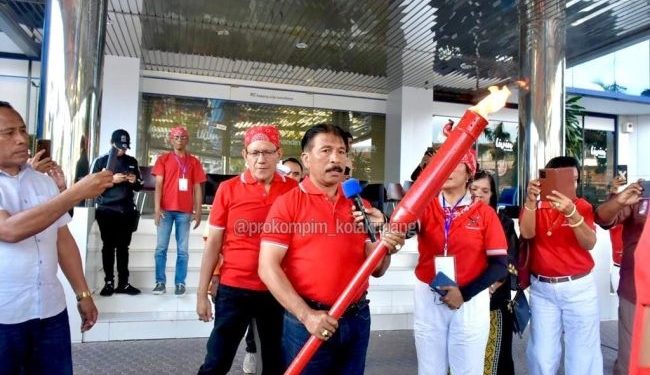 Lepas Peserta Lari Obor Pattimura, Pj Wali Kota Kupang: Lanjutkan Semangat Bangun NKRI