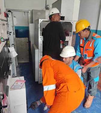 PLN UP3 dan ULP Masohi Lakukan Pemeliharaan Rutin Gardu Hubung