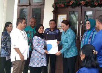 Sudah Tua tapi Mau Tetap Sekolah? Datang Saja ke Ambon