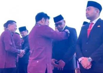 Gubernur Maluku Terima Tanda Jasa Satyalencana Wira Karya