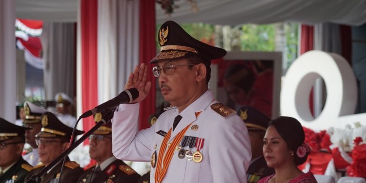 Wagub Jadi Irup Upacara Penurunan Bendera Merah Putih