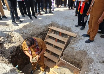 Pastori II Jemaat GPM Souhoru Hative Besar Mulai Dibangun, Sekot Tanggung 100 Sak Semen