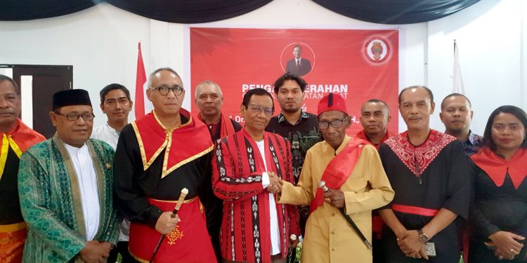 Kunker di Ambon, Menkopolkam RI Ajak Warga Jaga Adat Sebagai Budaya Bangsa