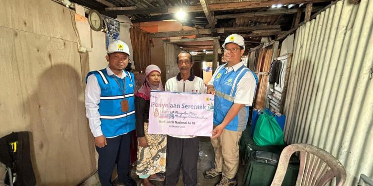 PLN UIW MMU Salurkan Listrik Gratis bagi Warga Kurang Mampu di Maluku Utara