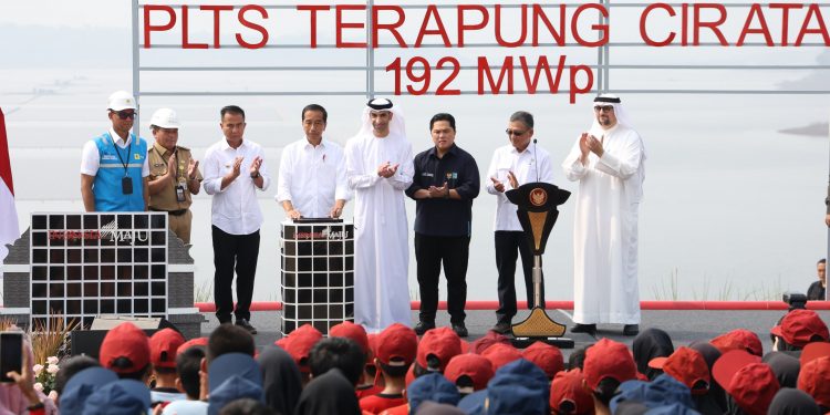 Presiden Jokowi Resmikan PLTS Terapung Cirata 192 MWp, Terbesar di Asia Tenggara