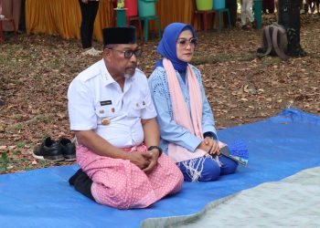 Gubernur Maluku dan Istri Dikukuhkan Sebagai Orang Adat 9 Luar