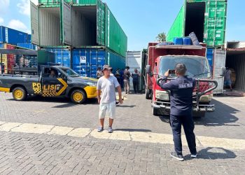 Tim Satgas Preventif OMB Salawaku Amankan Pengiriman Logistik Pemilu ke KPU Malteng