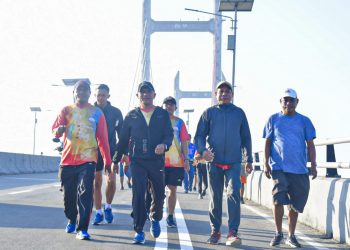 Tanamkan Pola Hidup Sehat, Danlantamal IX Ambon Jalan Sehat Bersama KJSM