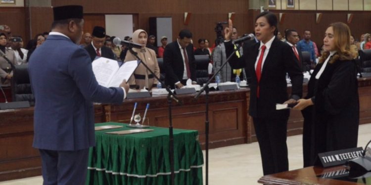 Wagub Hadiri Pelantikan Tina Welna Tetelepta Jadi Anggota DPRD Maluku PAW Sisa Masa Jabatan 2019-2024