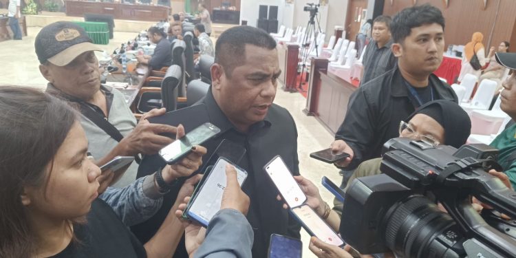 Ketua DPRD Maluku Sebut Gubernur Malas Hadiri Rapat Paripurna