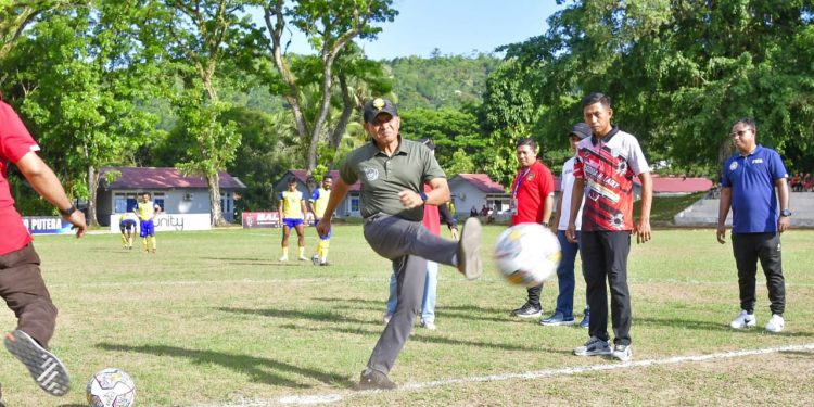 Danlantamal IX Ambon Buka Ajang Kompetisi dan Piala Piala Soeratin Provinsi Maluku Tahun 2023