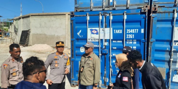 Satgas OMB Salawaku Amankan Kedatangan Surat Suara Pemilu 2024 empat Kabupaten Kota