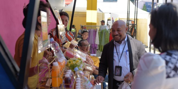 PLN UIW MMU Hadirkan Christmas Bagi UMKM Pengguna E-Lifestyle di Ambon