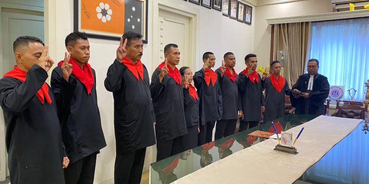 PJ Walikota Lantik Saniri Negeri Ema