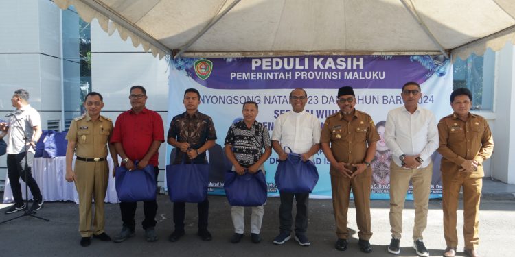 Pemprov Salurkan 1.765 Paket Sembako Gratis Kepada Masyarakat Kurang Mampu