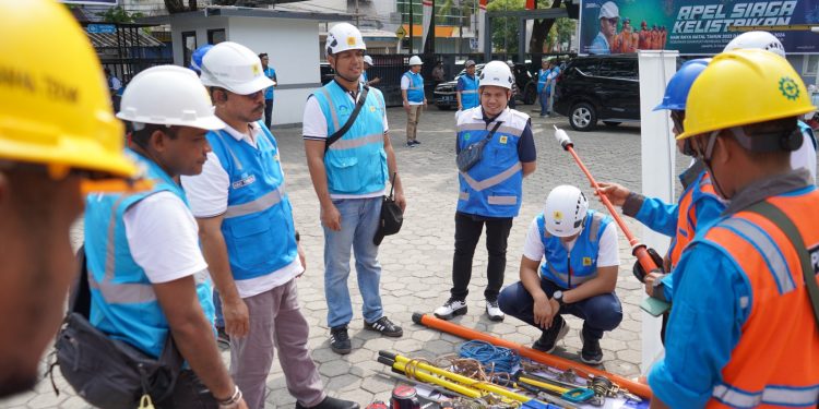 Pastikan Tidak ada Gangguan Kelistrikan di Akhir Tahun 2023, GM PLN UIW MMU Lakukan Cek Posko Siaga di 14 Titik