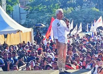 Ribuan Simpatisan Sambut Kedatangan Ganjar Pranowo di Ambon