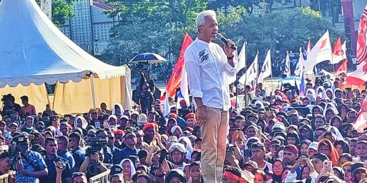 Ribuan Simpatisan Sambut Kedatangan Ganjar Pranowo di Ambon