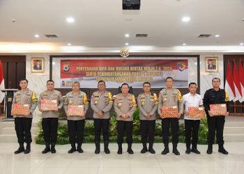 Kapolda Maluku Pimpin Rakor Awal Tahun 2024 dan Penyerahan DIPA