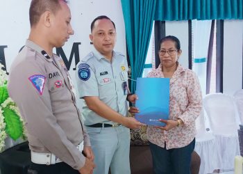 Ahli Jasa Raharja Serahkan Santunan Rp50 Juta Kepada Ahli Waris Lakalantas di Halong