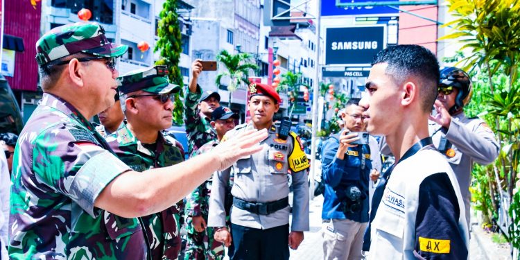 Pangdam Pattimura Tinjau Sejumlah TPS