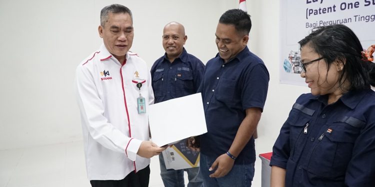 11 Inventor di Maluku Terima Sertifikat Paten Dari DJKI Kemenkumham