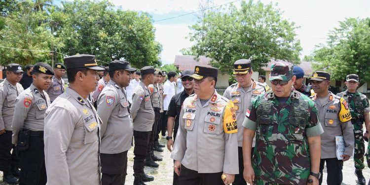 Kapolda dan Pangdam Sholat Dzuhur Berjamaah di Masjid Dusun Ori