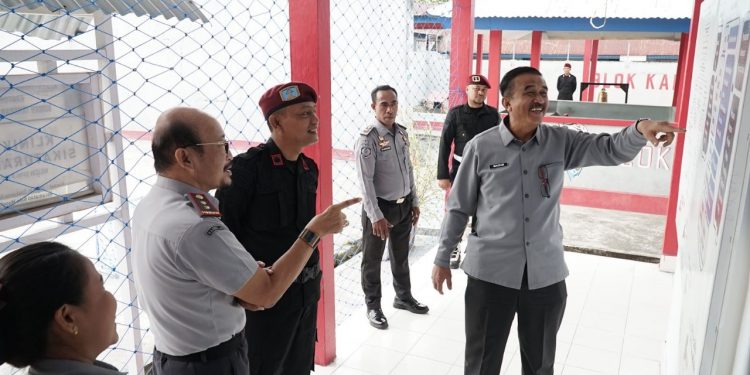 Kakanwil Kemenkumham Maluku Kunjungi Klinik Yankes Warga Binaan Rutan Masohi