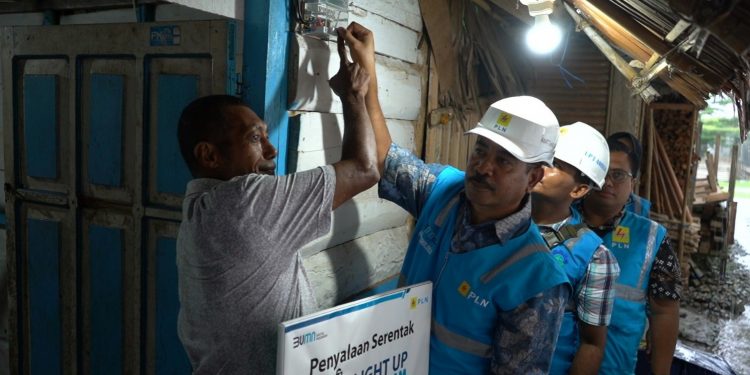 Program Light Up The Dream, PLN UIW MMU Lakukan Penyalaan Serentak Listrik Gratis