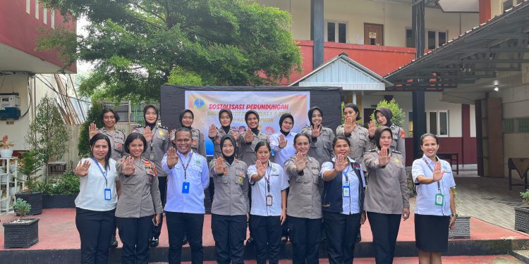 Edukasi Pencegahan Kasus Bullying, Polwan Polda Maluku Kunjungi SMP Katolik Ambon