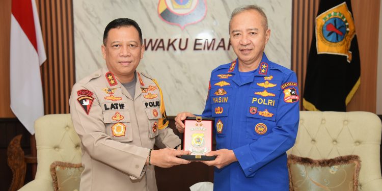 Kapolda Maluku Terima Kunjungan Kakor Polairud Baharkam Polri