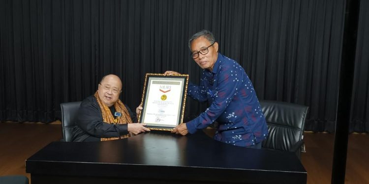 Gelar Donor Darah di 33 Provinsi, HUT Ke-7 SMSI Raih Penghargaan MURI