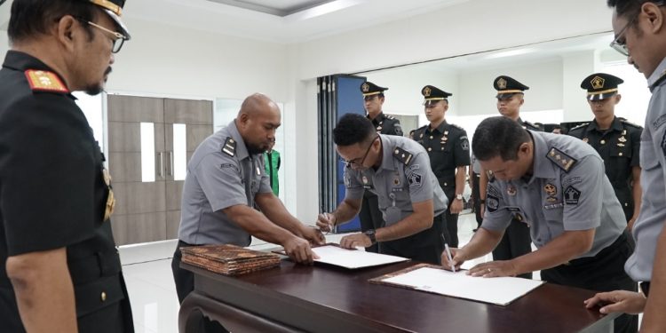 Kanwil Kemenkumham Maluku Lantik Tujuh Pejabat Fungsional Tertentu