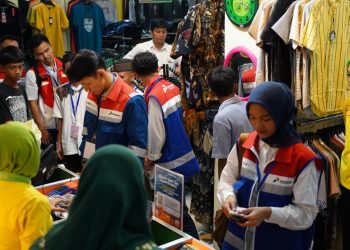 Pertamina Patra Niaga Regional Papua Maluku Berbagi Baju Lebaran Bersama Anak Yatim dan Dhuafa