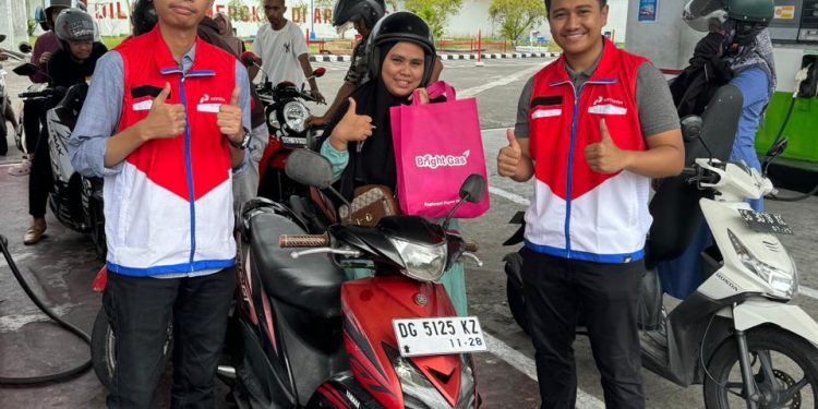 Peringati Hari Kartini 2024, Pertamina Patra Niaga Regional Papua Maluku Gelar Safety Campaign dan Promo Triple Poin MyPertamina di SPBU Papua Maluku