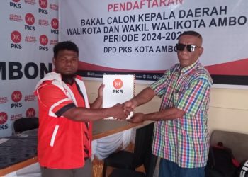 Tim Ferly Tahapary Kembali Ambil Formulir Pendaftaran Di DPC PKS Kota Ambon