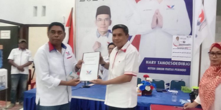 Kembalikan Berkas Balon Walikota, Wattimena Harap Dapat Rekomendasi Dari Partai Perindo