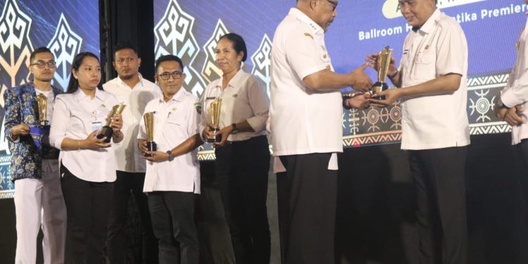 Pemkot Ambon Raih Juara 1 Kalesang Kintal Kosong