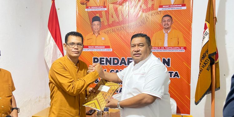Kembalikan Formulir Pendaftaran Balon Walikota Ambon di Hanura, Ririmasse Minta Dukungan dan Doa