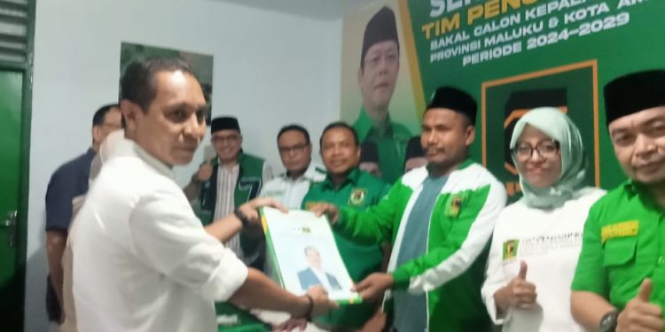 Bacalon Gubernur Hendrik Lewarissa Kembalikan Berkas di Partai Perindo dan PPP