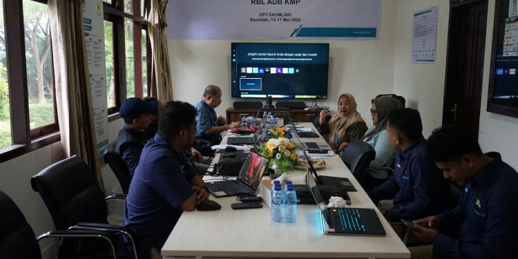 Kunjungi PLN UP3 Saumlaki, ADB dan IVA Bahas Verifikasi dan Rencana Implementasi Program PLN