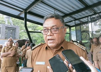 PJ Walikota Ambon Dominggus Kaya Pimpin Apel Perdana Bagi ASN