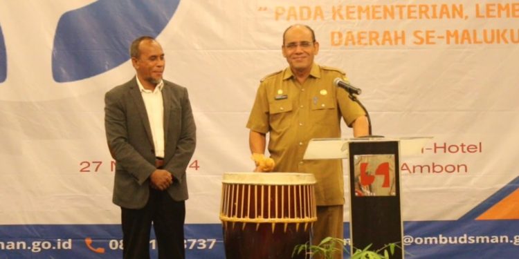 Plh Sekda Maluku Buka Sosialisasi Penilaian Kepatuhan Pelayanan Publik