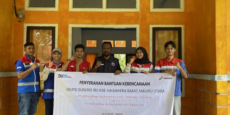 Pertamina Patra Niaga Regional Papua Maluku Bagikan 3000 Masker ke Masyarakat Terdampak Abu Vulkanik